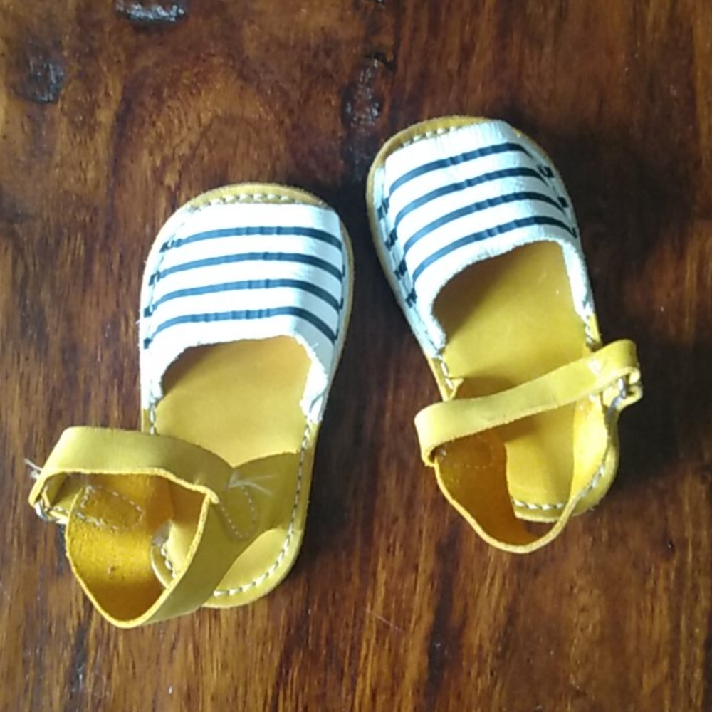 Soft leather baby sandals